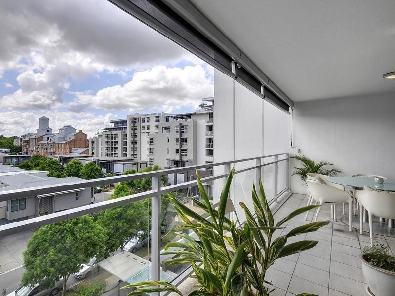 4521/40 Hollins Crescent, New Farm QLD 4005