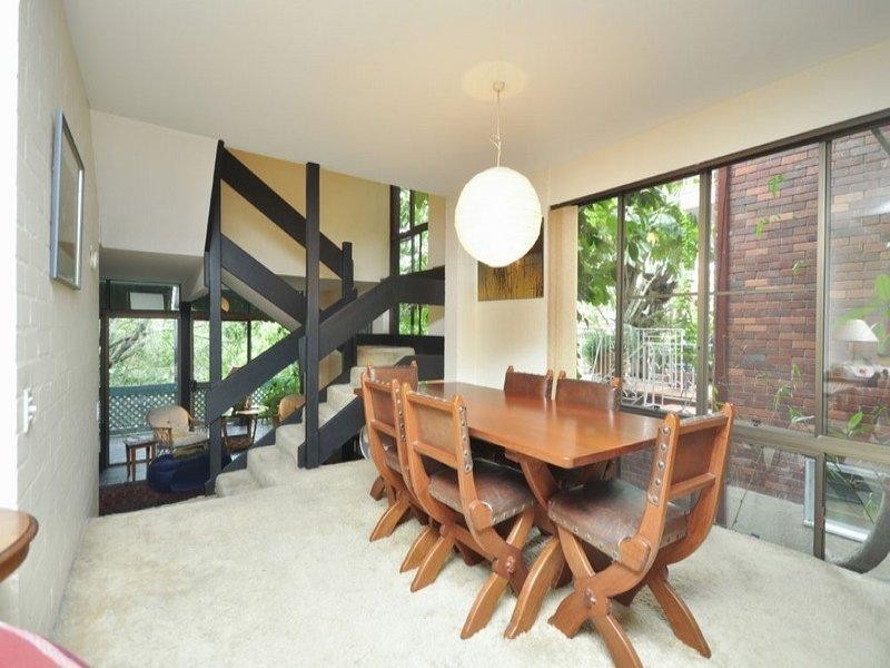 68 Seventh Avenue, St Lucia QLD 4067