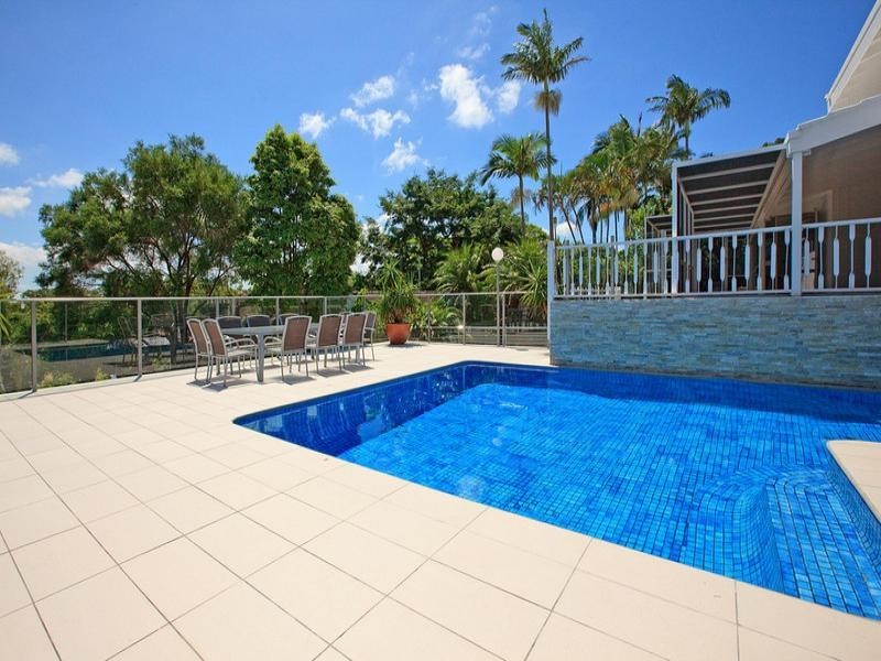 3 Stoneleigh Street, Coorparoo QLD 4151