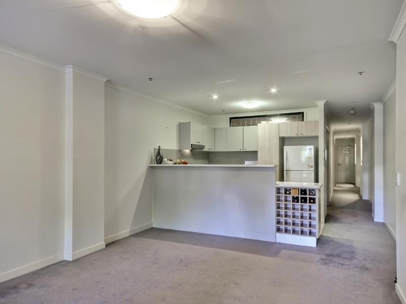 125/54 Vernon Terrace, Teneriffe QLD 4005