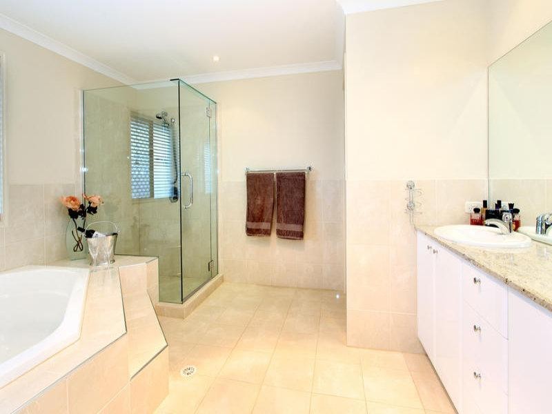 12 Trequanda Place, Bridgeman Downs QLD 4035