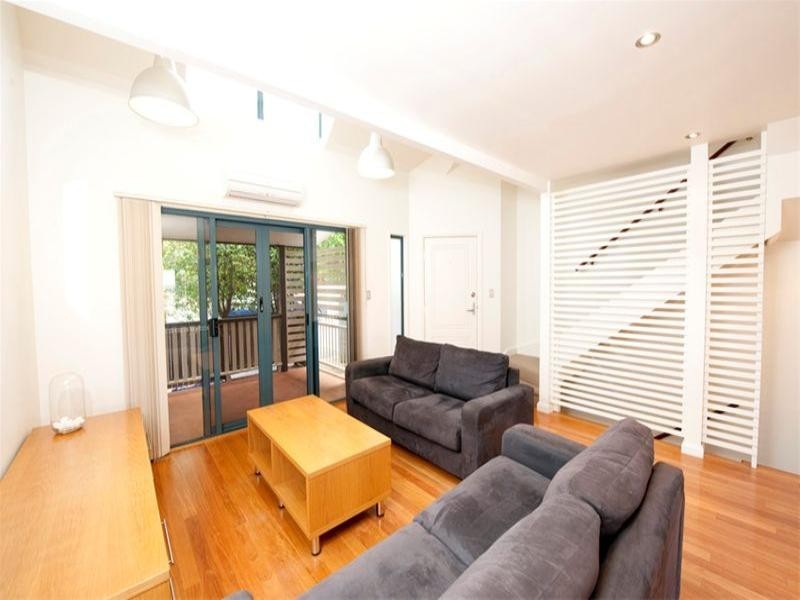 2/58 York Parade ( Fronting Union street), Spring Hill QLD 4000