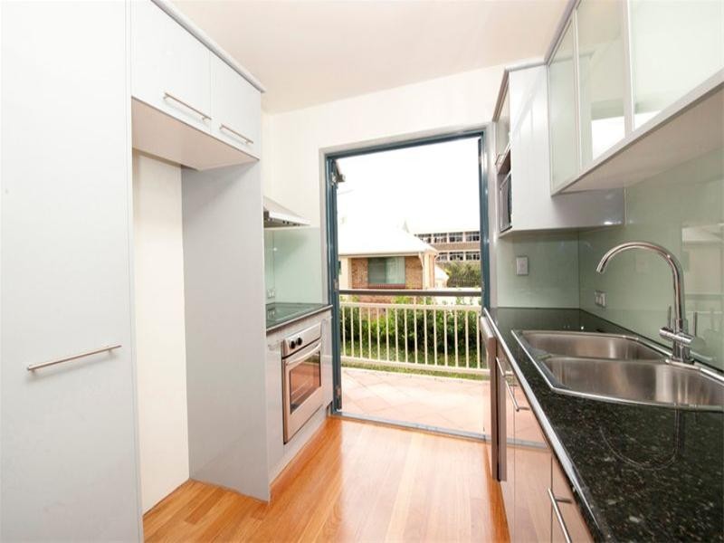 2/58 York Parade ( Fronting Union street), Spring Hill QLD 4000