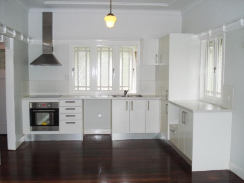 5 Carroll Crescent, Grange QLD 4051