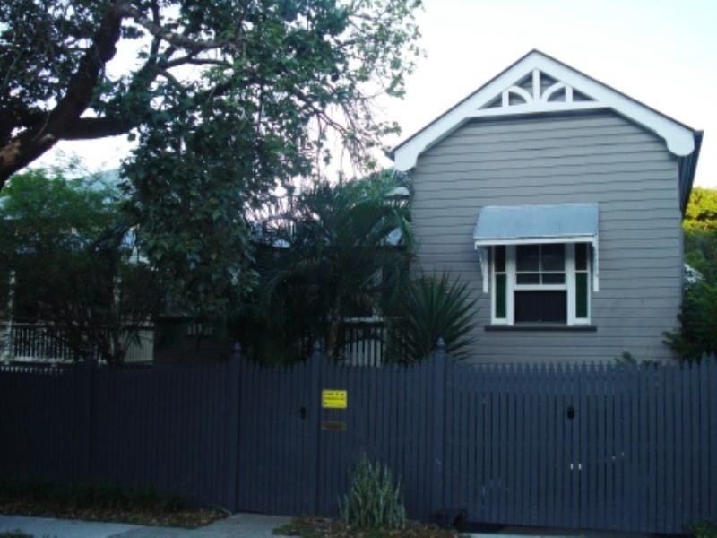 311 Harcourt Street, Newstead QLD 4006