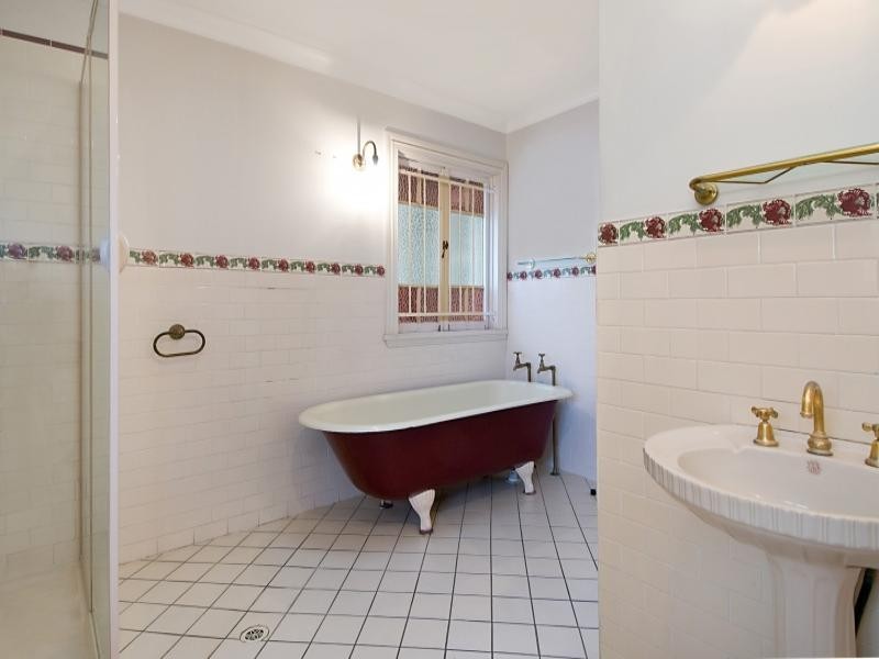 7 Thornbury Street, Spring Hill QLD 4000