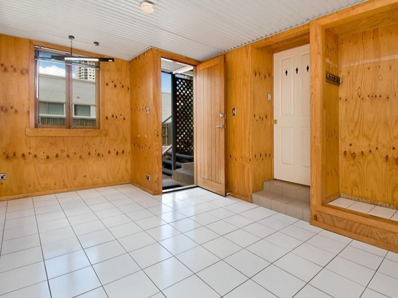 7 Thornbury Street, Spring Hill QLD 4000