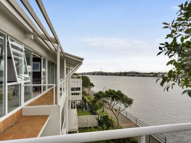 10/15 Vernon Terrace, Teneriffe QLD 4005