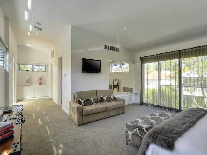 30 Chambers Street, New Farm QLD 4005