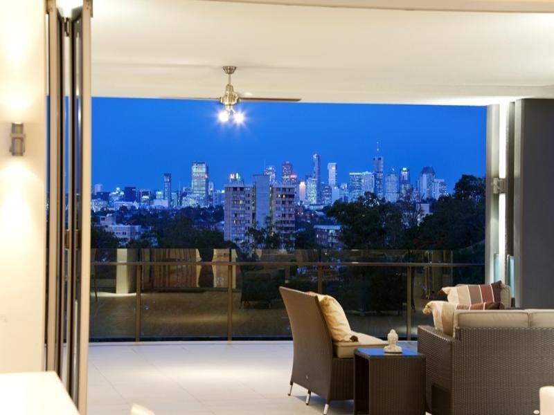 2/288 Swann Road, St Lucia QLD 4067