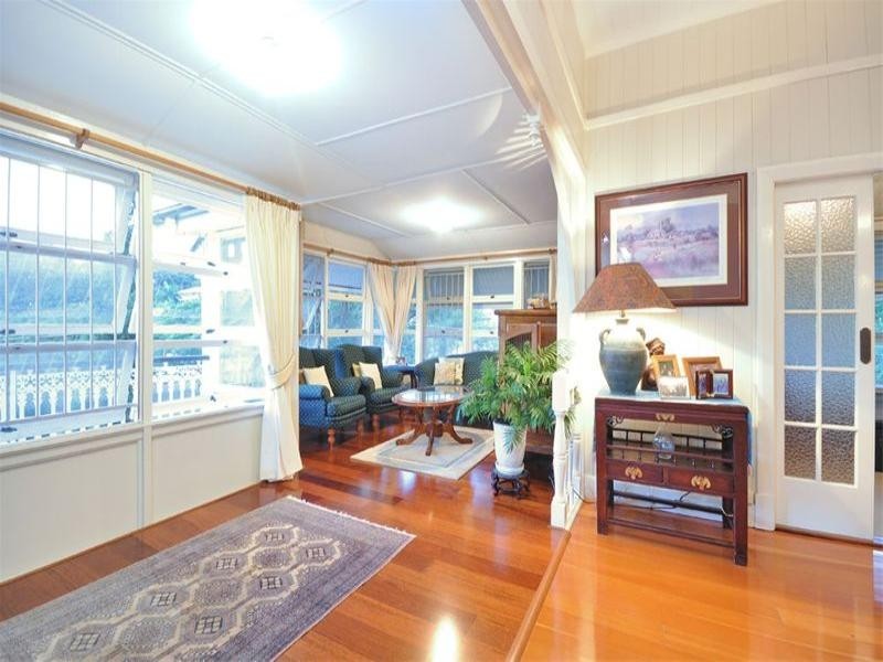 49 Joynt Street, Hamilton QLD 4007