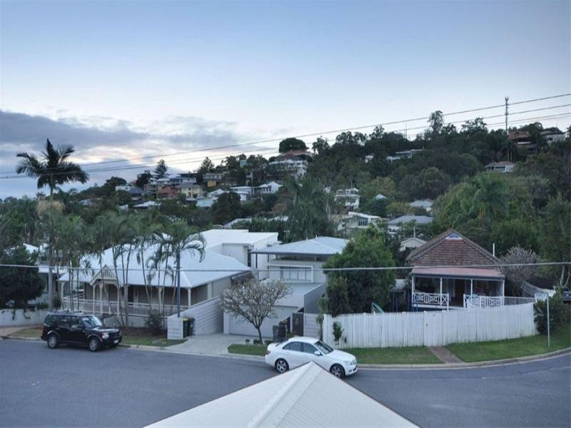 49 Joynt Street, Hamilton QLD 4007