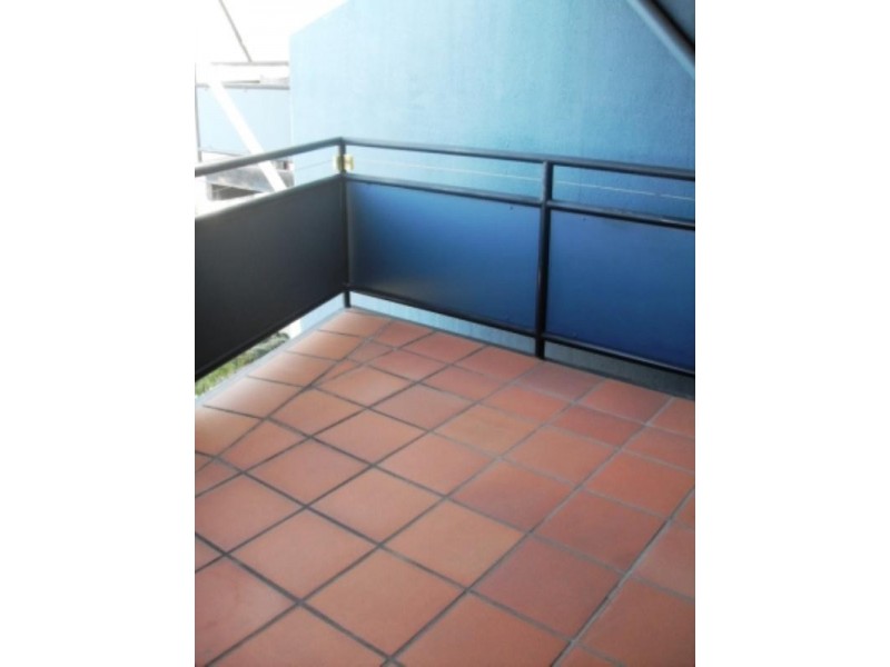 15/4 Cowlishaw Street, Newstead QLD 4006
