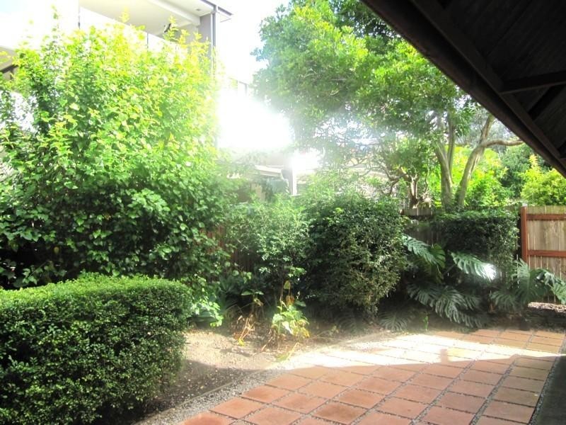 2/27 Dobson Street, Ascot QLD 4007