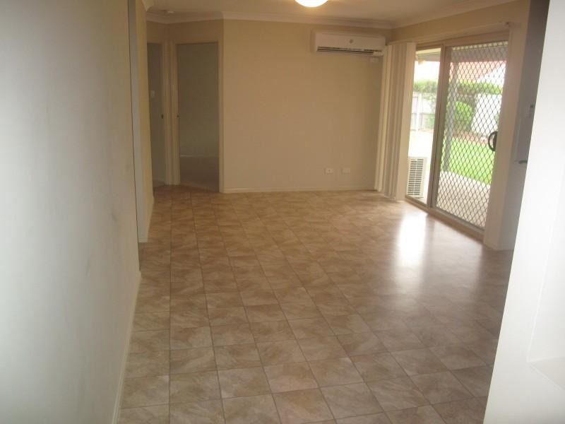 11 Discovery Street, Flinders View QLD 4305