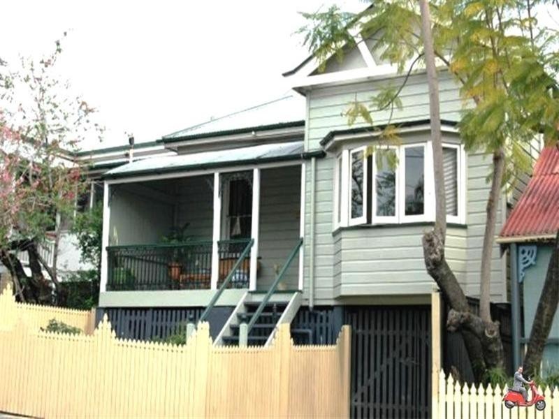 56 Kennigo Street, Spring Hill QLD 4000