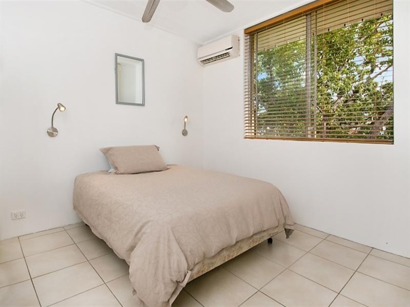 18/125 Clarence Road, Indooroopilly QLD 4068