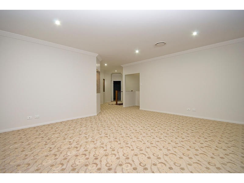 8 Trudy Crescent, Cornubia QLD 4130
