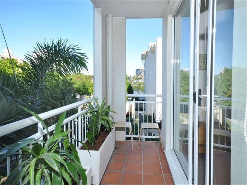 34/6 Merthyr Road, New Farm QLD 4005