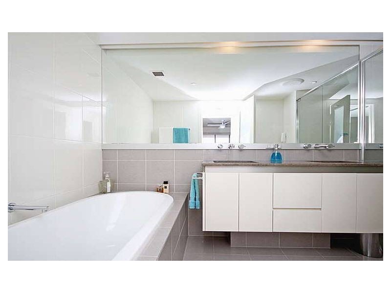 3312/30 Hollins Crescent, New Farm QLD 4005