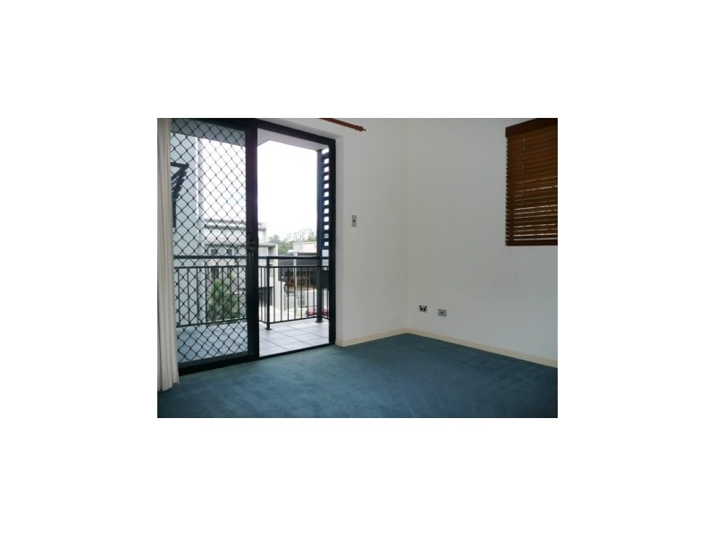 9/9 Newstead Avenue, Newstead QLD 4006