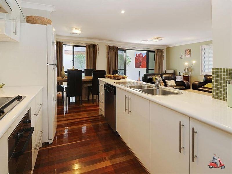 13 Bartley Street, Spring Hill QLD 4000