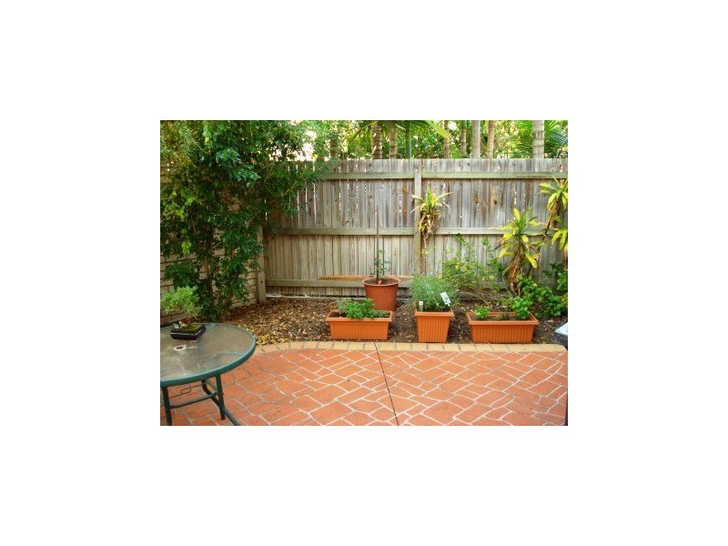 2/2 Flavelle Street, Carina QLD 4152