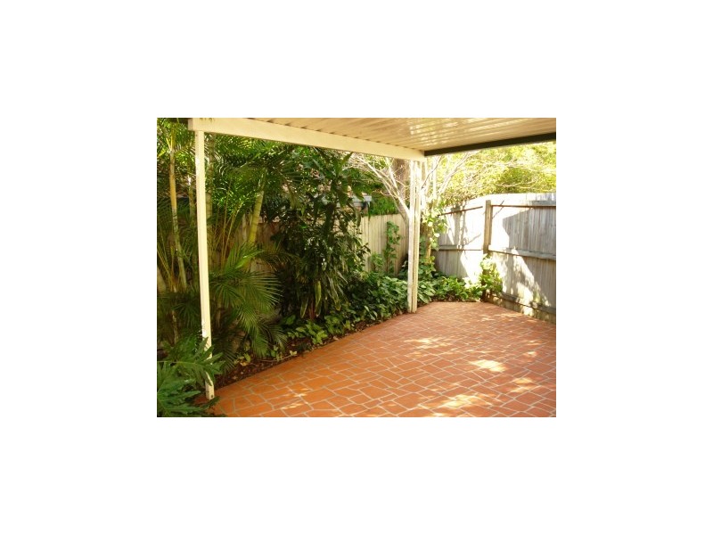 2/2 Flavelle Street, Carina QLD 4152