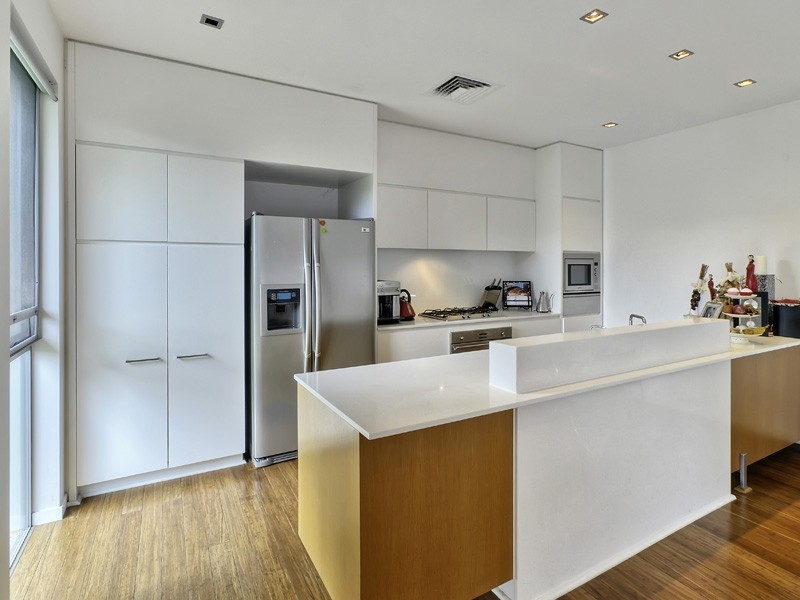 24 Waterline Crescent, Bulimba QLD 4171