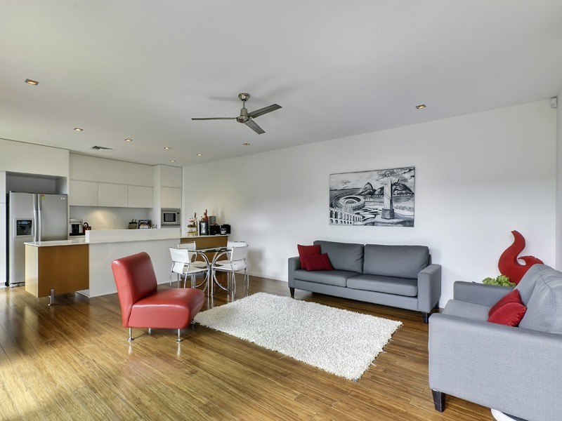 24 Waterline Crescent, Bulimba QLD 4171