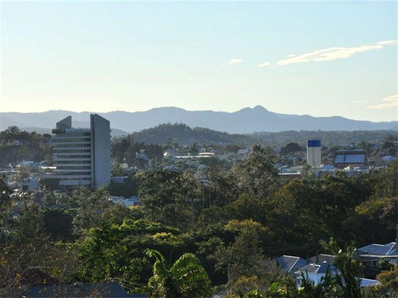 5 Lynell Street, Hamilton QLD 4007