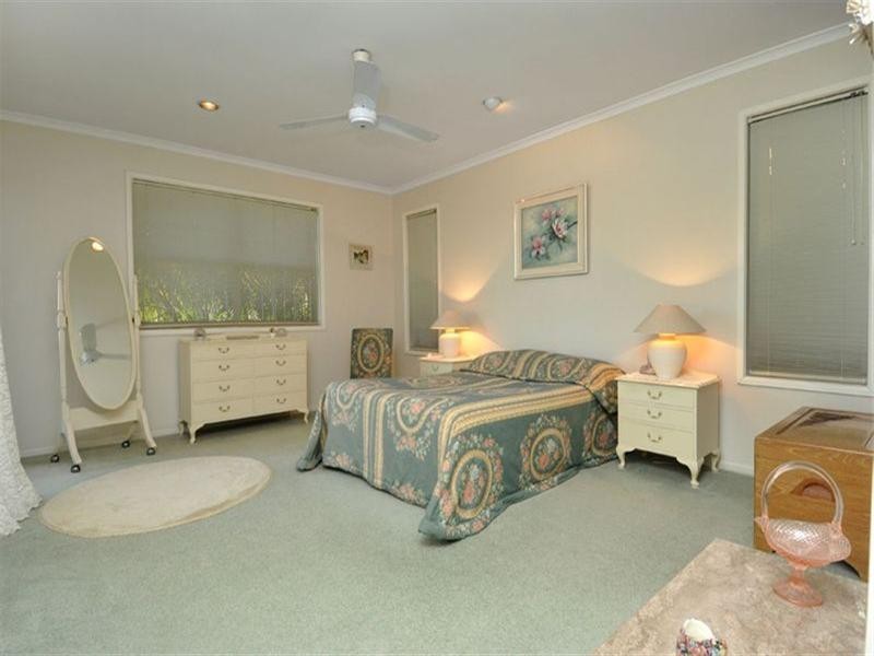 5 Lynell Street, Hamilton QLD 4007