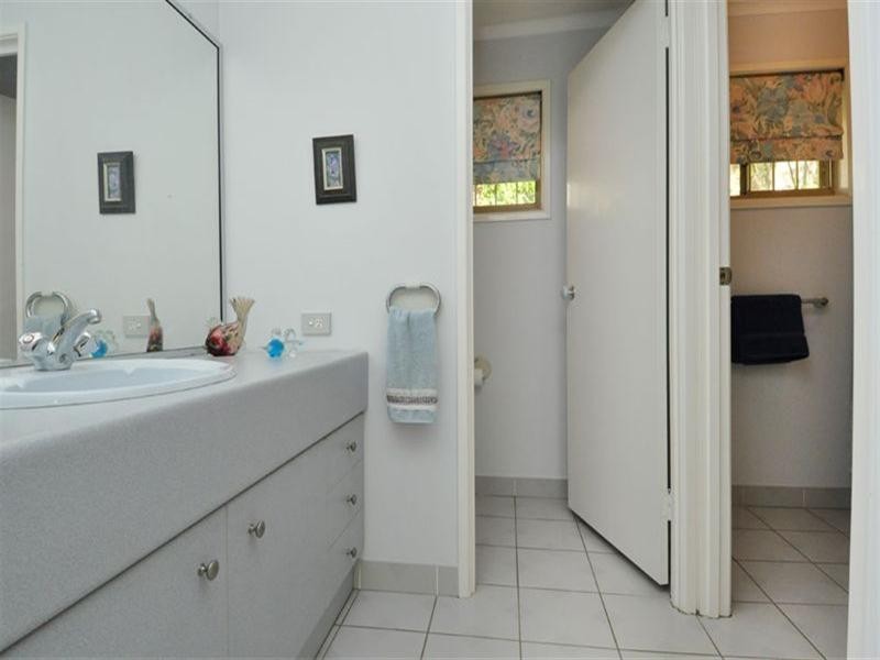 5 Lynell Street, Hamilton QLD 4007