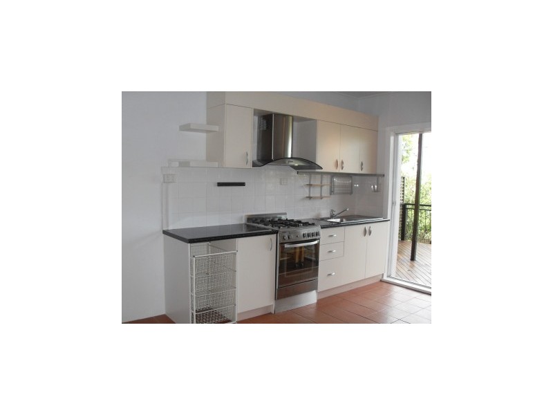 2/10 Dukinfield Street, Newstead QLD 4006