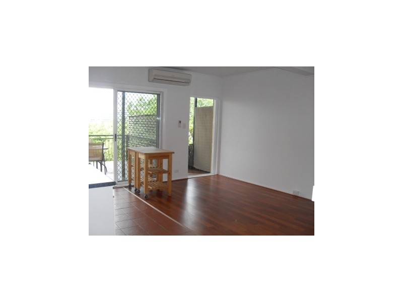 2/10 Dukinfield Street, Newstead QLD 4006