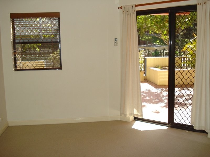 2/15 Newstead Avenue, Newstead QLD 4006