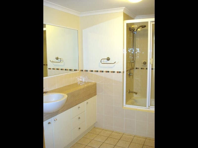 2/15 Newstead Avenue, Newstead QLD 4006