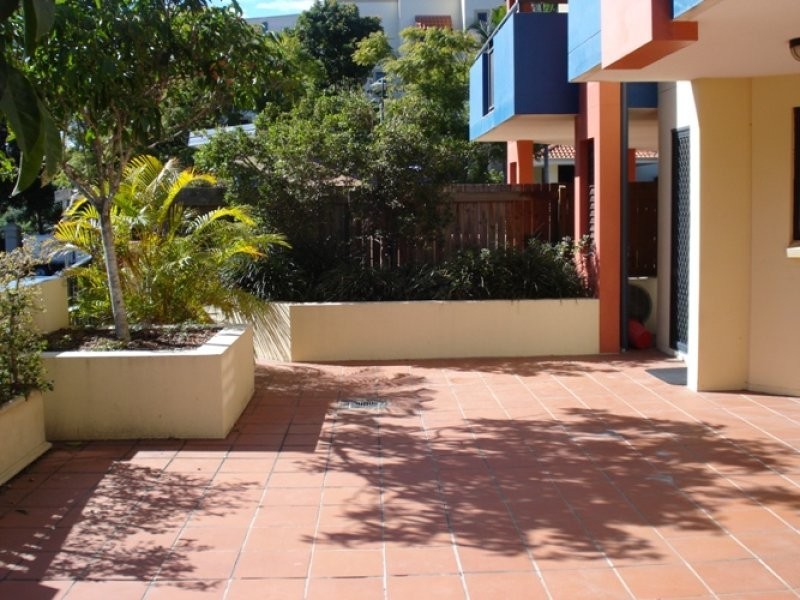 2/15 Newstead Avenue, Newstead QLD 4006