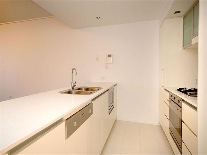 30 Macrossan Street, Brisbane QLD 4000