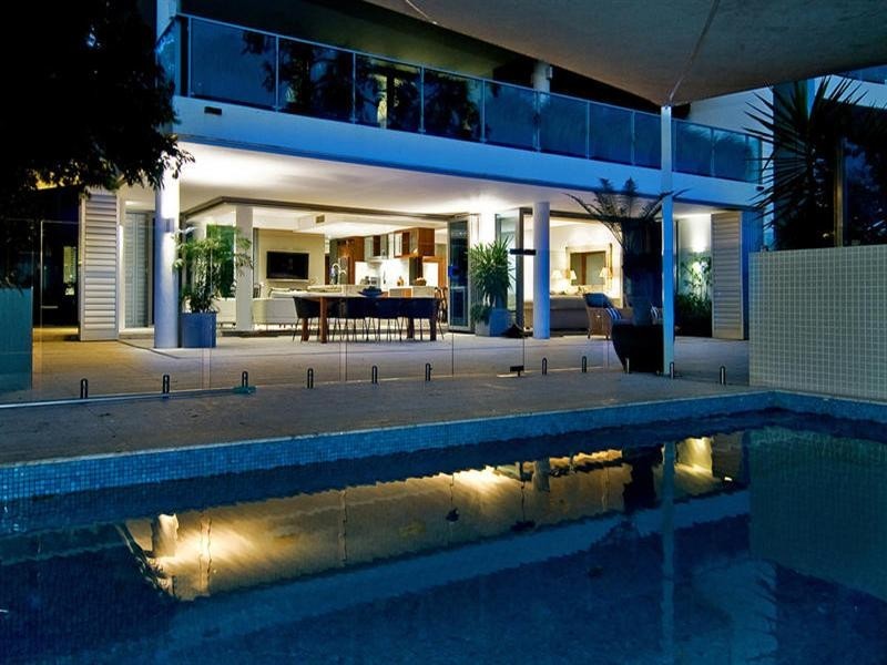 2/166 Oxlade Drive, New Farm QLD 4005