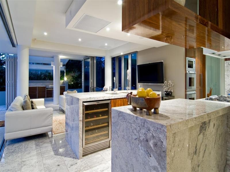 2/166 Oxlade Drive, New Farm QLD 4005