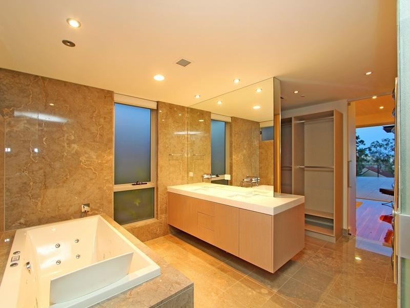 1/288 Swann Road, St Lucia QLD 4067