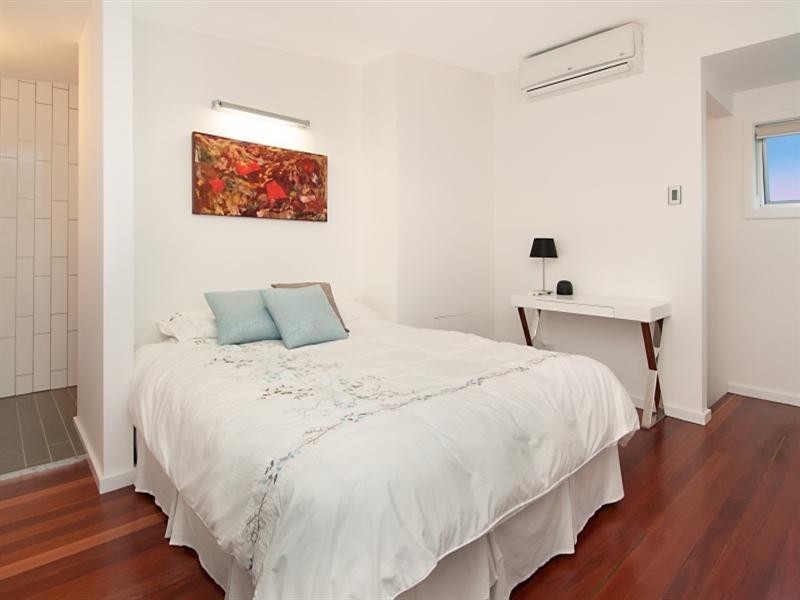 16 Mountjoy Street, Brisbane QLD 4000