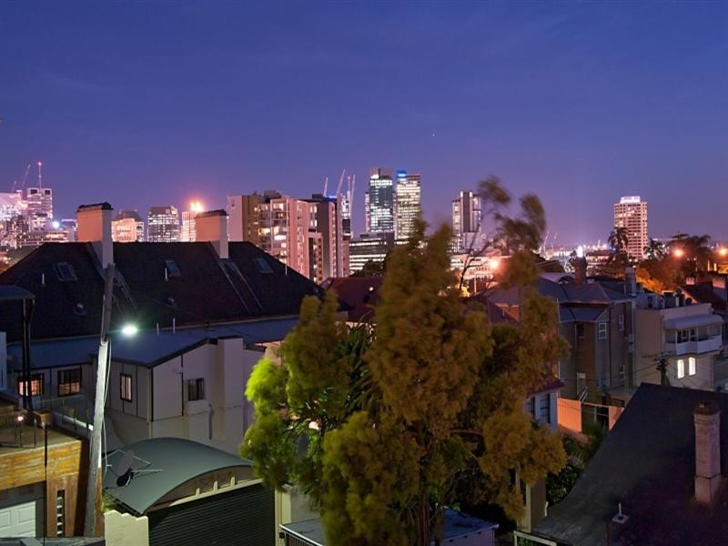 16 Mountjoy Street, Brisbane QLD 4000