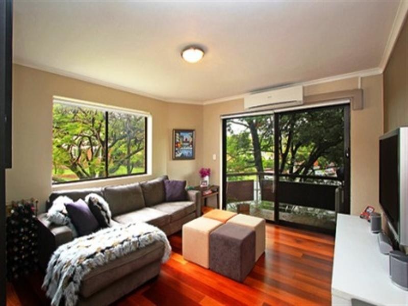 4/17 Llewellyn Street, New Farm QLD 4005