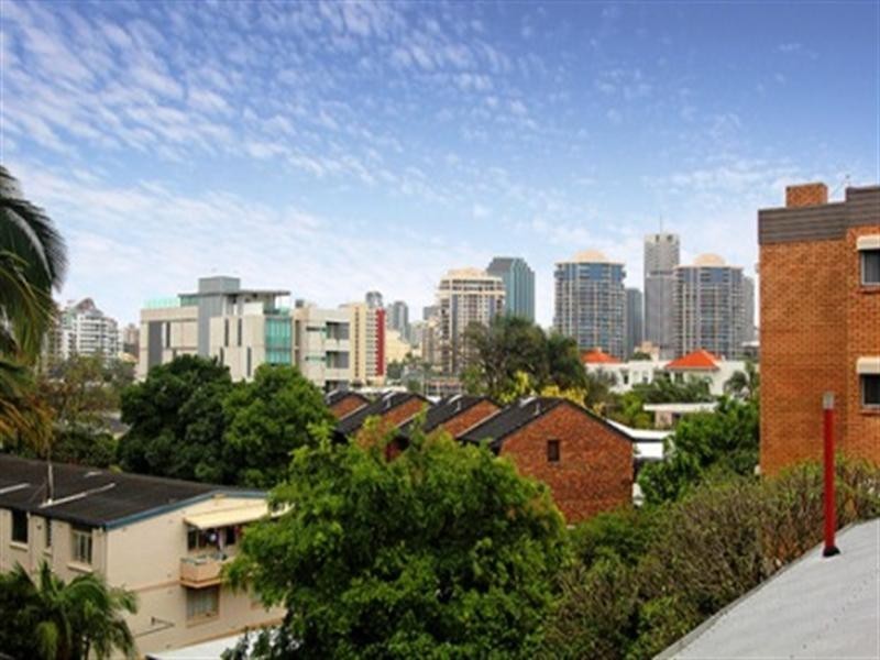 4/17 Llewellyn Street, New Farm QLD 4005