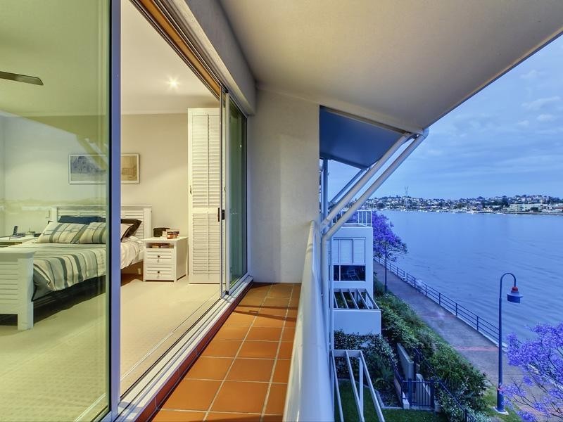 10/15 Vernon Terrace, Teneriffe QLD 4005