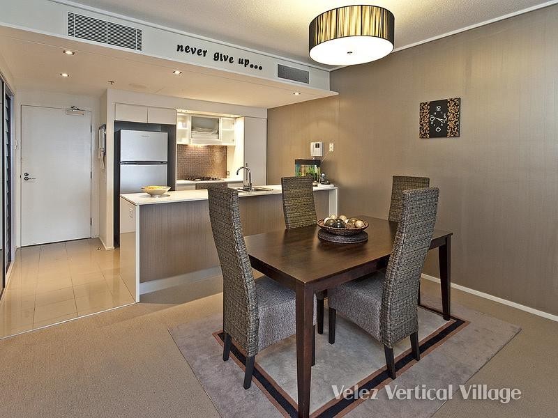 30 Macrossan Street, Brisbane QLD 4000