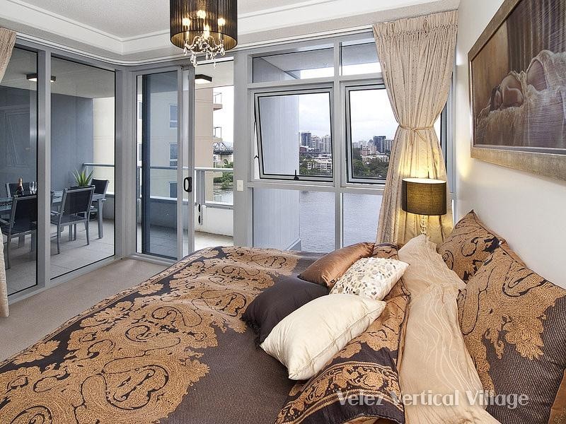 30 Macrossan Street, Brisbane QLD 4000