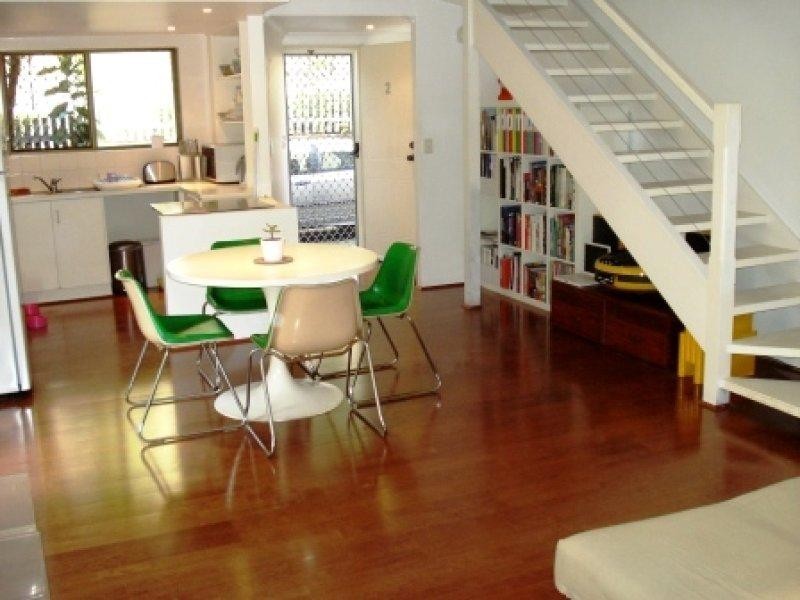 2/16 Holland, Toowong QLD 4066